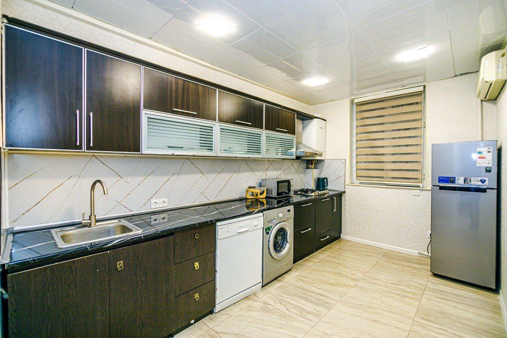 İcarəyə verilir 4 otaqlı köhnə tikili 165 m² — Mənzil, Bakı (3)