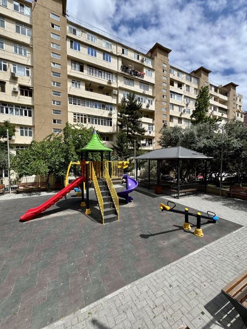 Satılır 2 otaqlı köhnə tikili 48 m² — Bakı