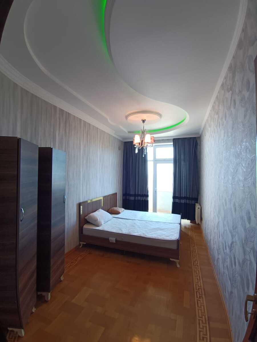 Satılır 4 otaqlı yeni tikili 220 m² — Mənzil, Bakı (9)