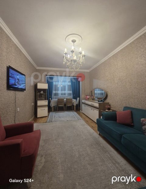 Satılır 4 otaqlı köhnə tikili 110 m²