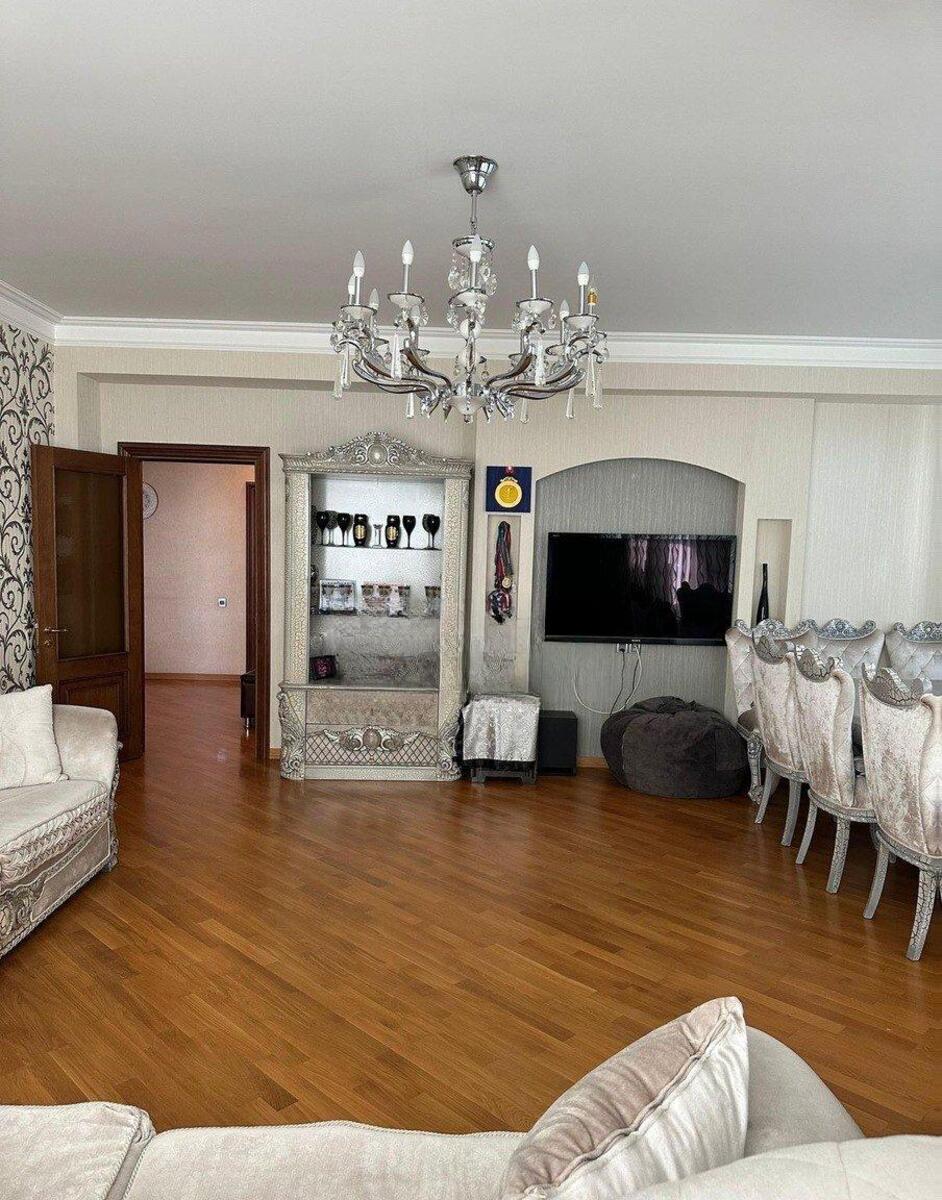 Satılır 4 otaqlı yeni tikili 212 m² — Mənzil, Bakı (2)