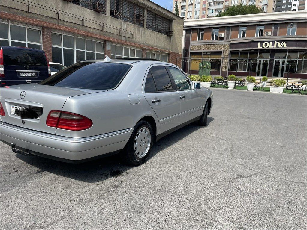 Mercedes E 280 4MATIC, 2.8 L, 1996 il, 331 000 km — Avtomobillər, Bakı (6)