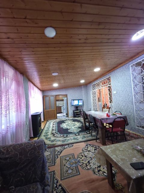 Satılır 6 otaqlı köhnə tikili 123 m² — Bakı