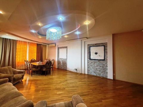 Satılır 4 otaqlı yeni tikili 208 m² — Bakı