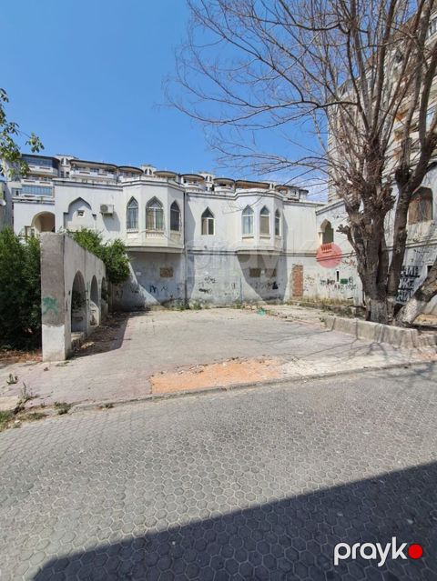 Xətai rayonunda 5 sot həyətyanı sahədə çıxarışlı (kupçalı) 779 kv.m