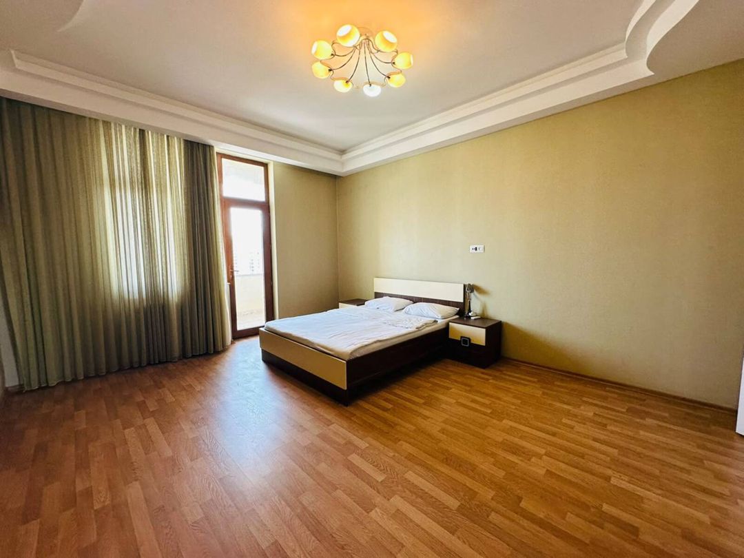 İcarəyə verilir 4 otaqlı yeni tikili 200 m² — Mənzil, Bakı (6)