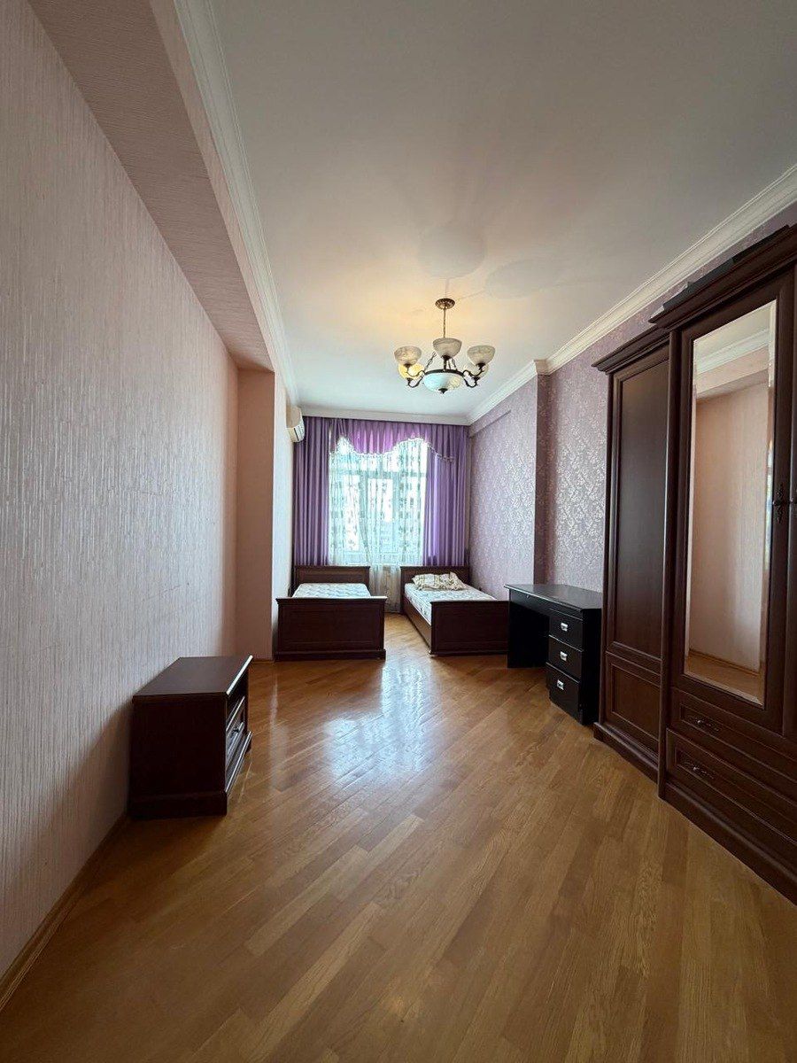 Satılır 3 otaqlı yeni tikili 145 m² — Mənzil, Bakı (7)