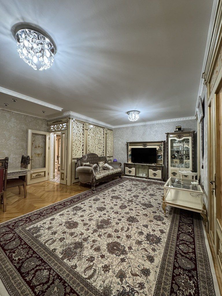 Satılır 4 otaqlı köhnə tikili 110 m² — Mənzil, Bakı (2)