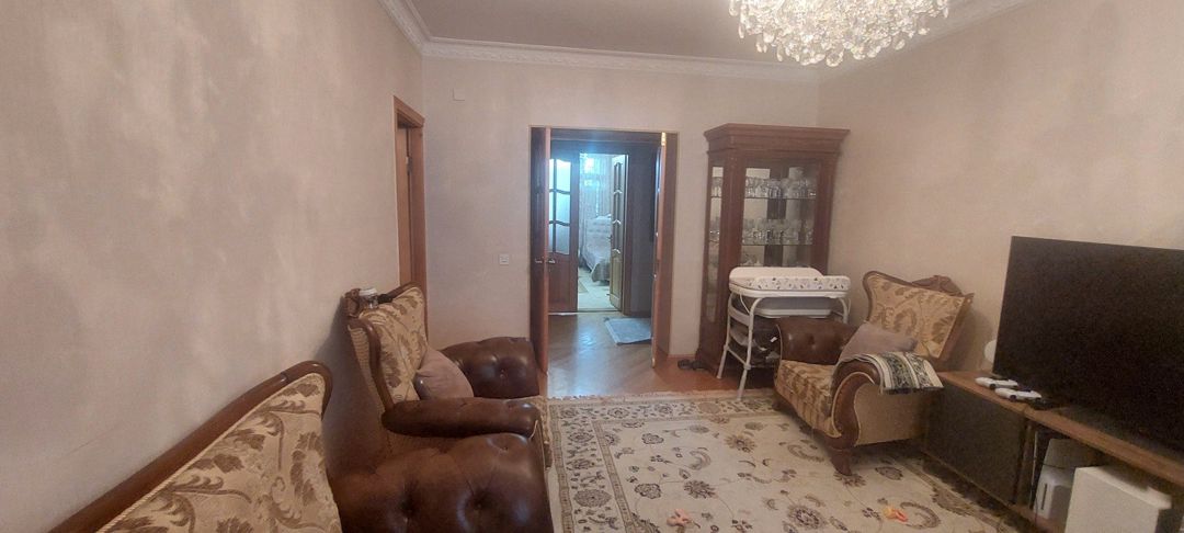 Satılır 4 otaqlı köhnə tikili 100 m² — Mənzil, Bakı (2)