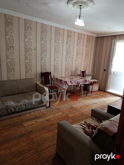 İcarəyə verilir 2 otaqlı köhnə tikili 50 m²