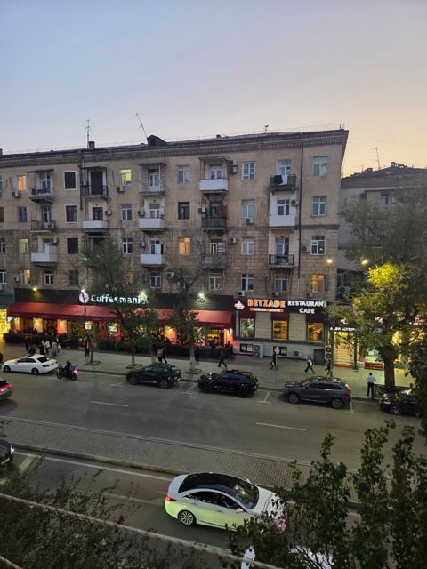 Satılır 2 otaqlı köhnə tikili 42 m² — Bakı