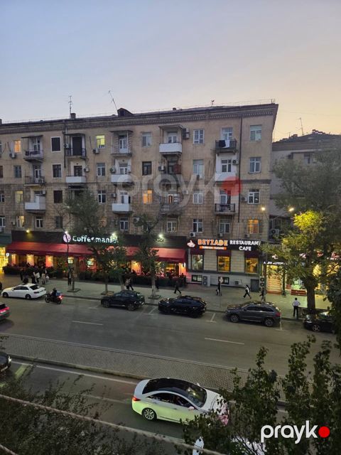 Satılır 2 otaqlı köhnə tikili 42 m²