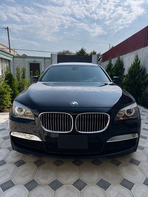 BMW 750, 4.4 L, 2009 il, 61 000 km — Bakı