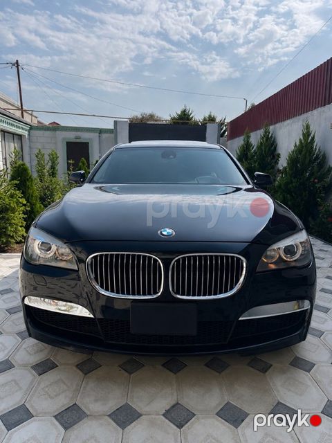 BMW 750, 4.4 L, 2009 il, 61 000 km