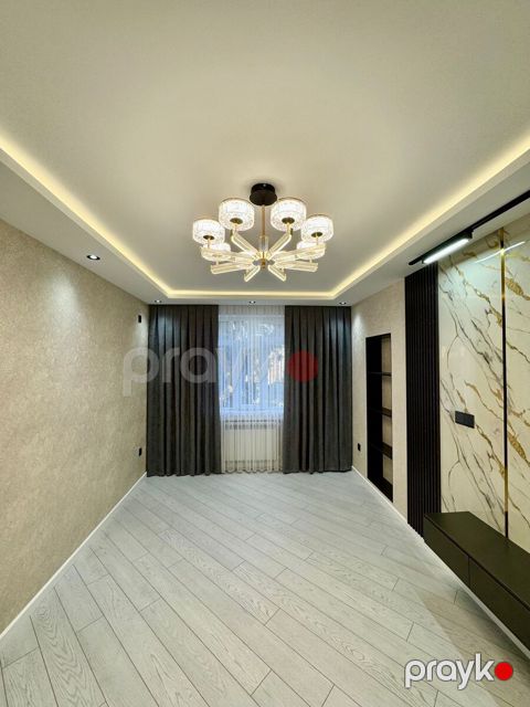 Satılır 3 otaqlı köhnə tikili 85 m²