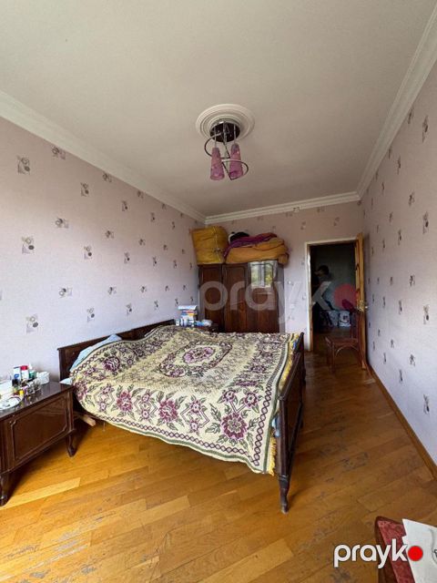İcarəyə verilir 3 otaqlı köhnə tikili 85 m²