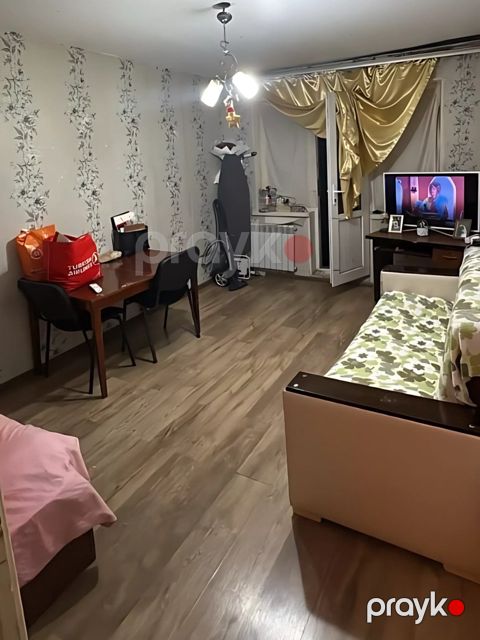Satılır 1 otaqlı köhnə tikili 44 m²