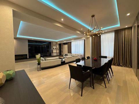 Satılır 6 otaqlı yeni tikili 360 m² — Bakı