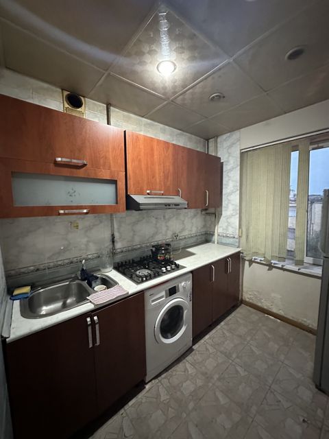 İcarəyə verilir 3 otaqlı köhnə tikili 80 m² — Bakı