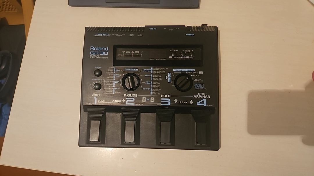 Elektro gitara Peavey Predator və Roland GR-30 gitara sintezatoru — Musiqiə alətləri, Bakı (2)
