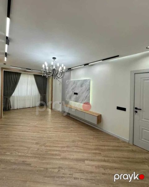 Satılır 2 otaqlı köhnə tikili 55 m²