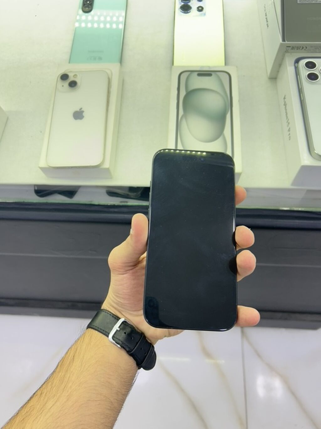 IPhone 15, 128 GB, Qara, Simsiz şarj — Apple iPhone, Gəncə (3)