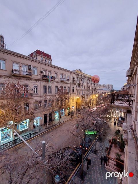 Satılır 3 otaqlı köhnə tikili 80 m²