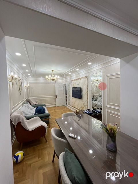 Satılır 3 otaqlı köhnə tikili 100 m²