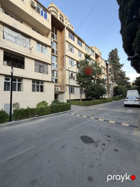 Satılır 5 otaqlı köhnə tikili 120 m²