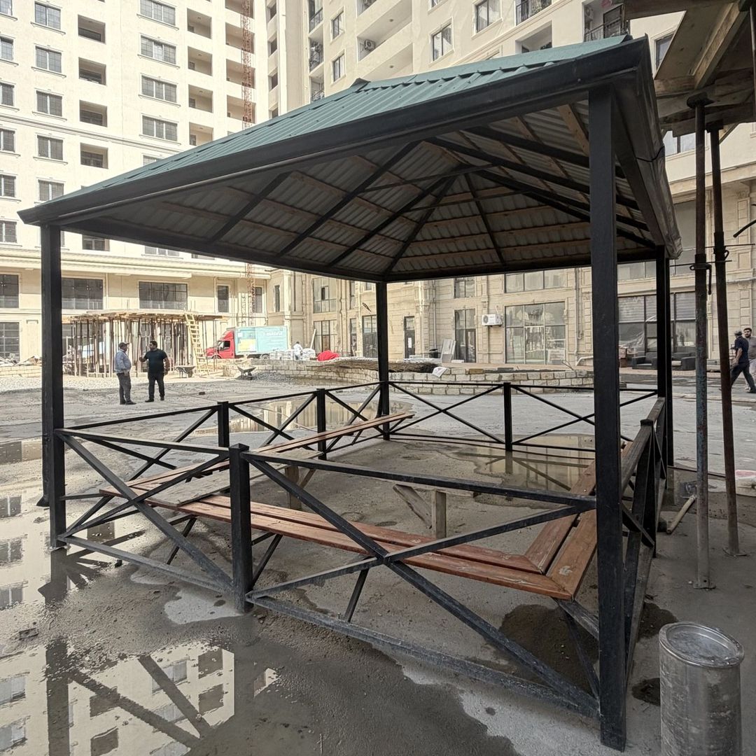 Söhbətgah — Su çənləri, kanisterləri, bochkalar, Bakı (2)