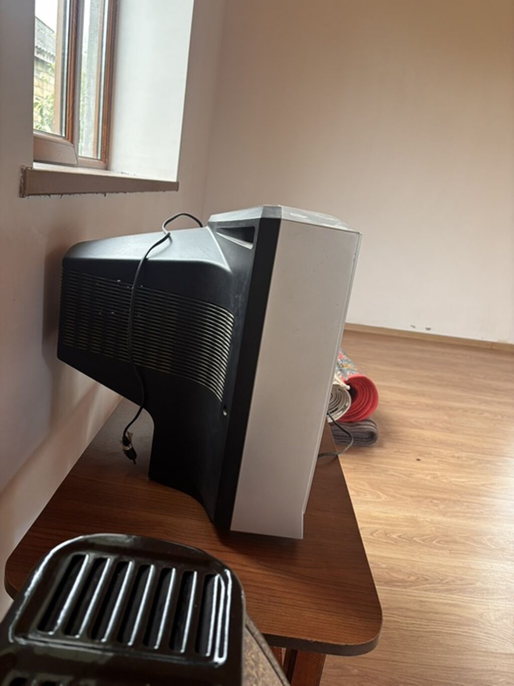 Genius CRT televiziya - Ekran: Kineskop (CRT), təxmini 29–32" — Televizorlar, Digah