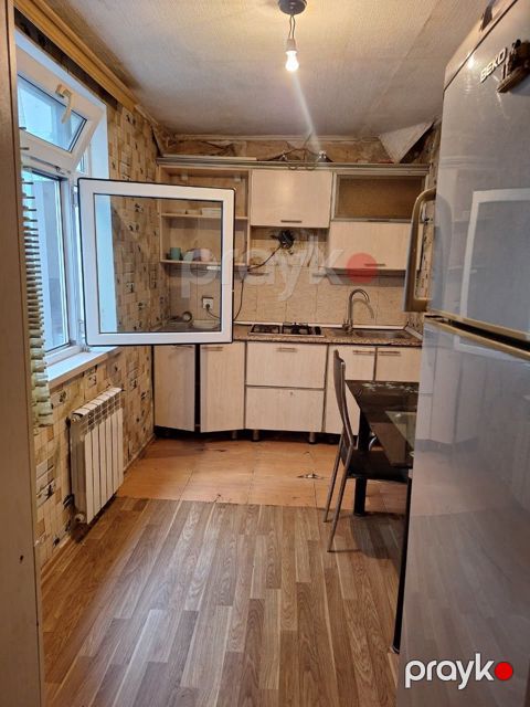 İcarəyə verilir 3 otaqlı köhnə tikili 80 m²