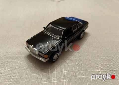 Mercedes-Benz W123 miniatür model avtomobil - Miqyas: təxmini 1:43 — Bakı