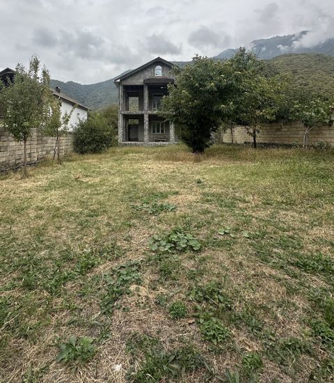 Satılır 5 otaqlı həyət evi/bağ evi 320 m² — Qax