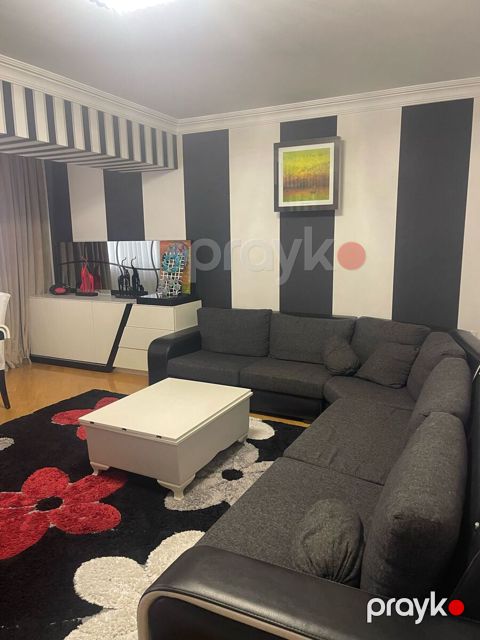 İcarəyə verilir 3 otaqlı köhnə tikili 80 m²