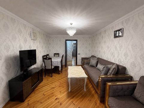 Satılır 3 otaqlı köhnə tikili 75 m² — Bakı