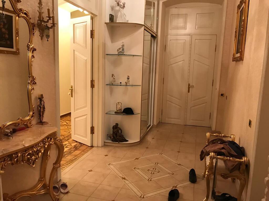 Satılır 6 otaqlı köhnə tikili 290 m² — Mənzil, Bakı (3)