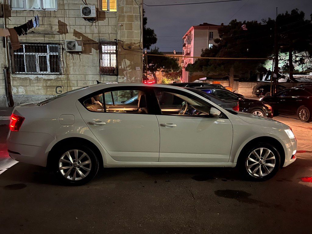 Skoda Octavia, 1.6 L, 2019 il, 110 000 km — Avtomobillər, Bakı (7)