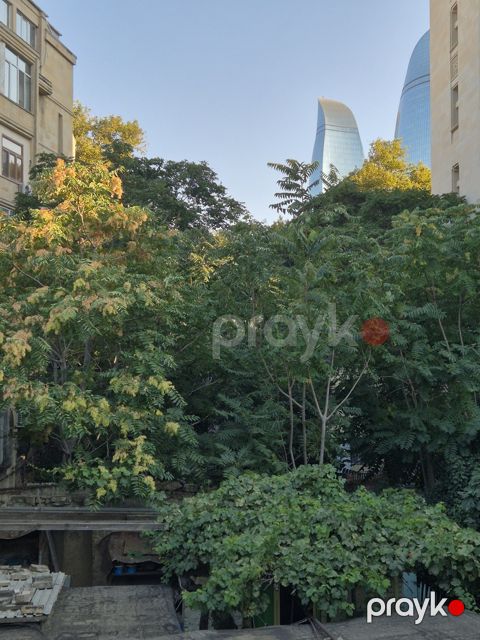 Satılır 3 otaqlı köhnə tikili 70 m²