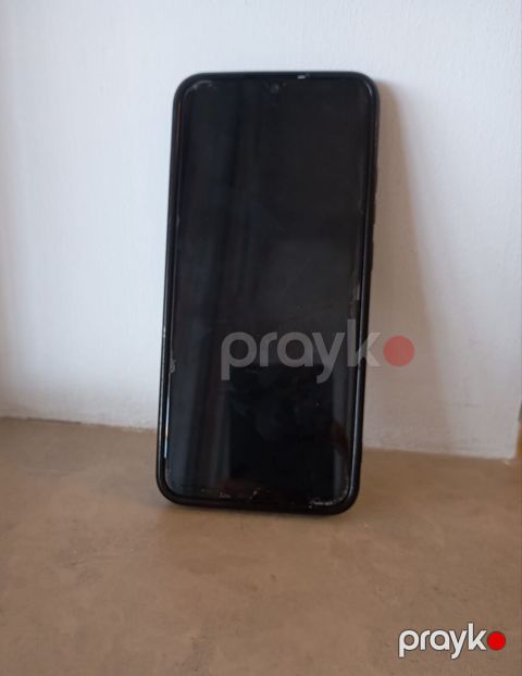 Smartfon - Tam ölçülü toxunmatik ekran, damla-tip ön kamera çıxıntısı — Bakı