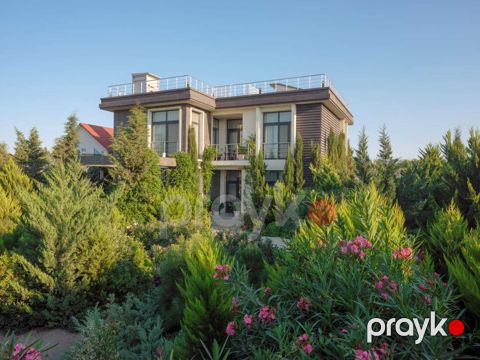 Satılır 6 otaqlı həyət evi/bağ evi 245 m²