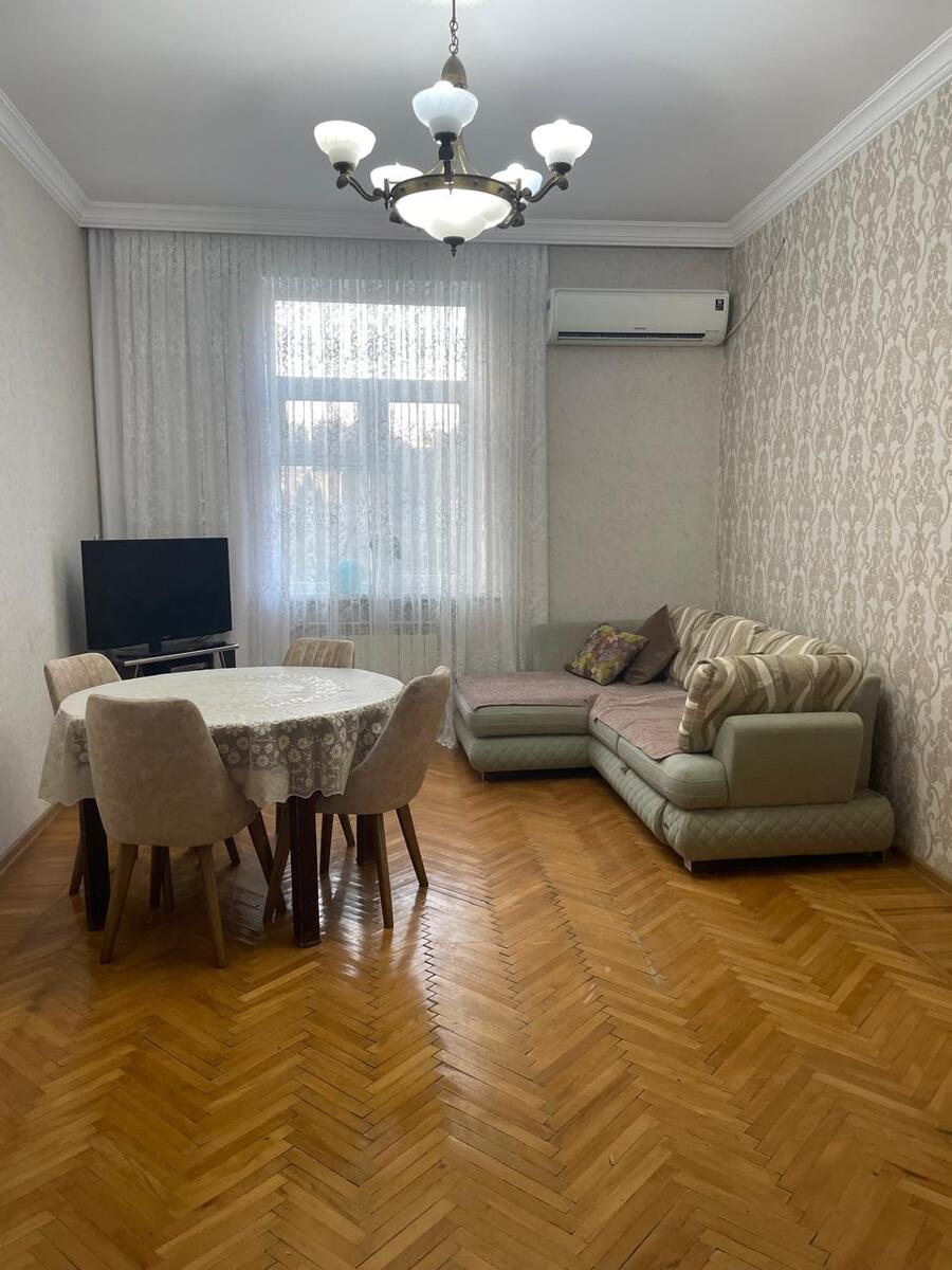 Satılır 2 otaqlı köhnə tikili 55 m² — Mənzil, Bakı