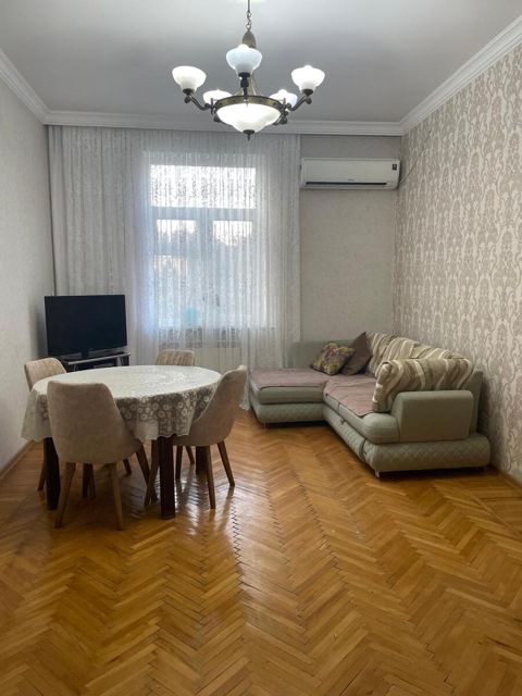 Satılır 2 otaqlı köhnə tikili 55 m² — Bakı