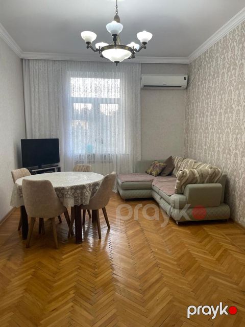 Satılır 2 otaqlı köhnə tikili 55 m²