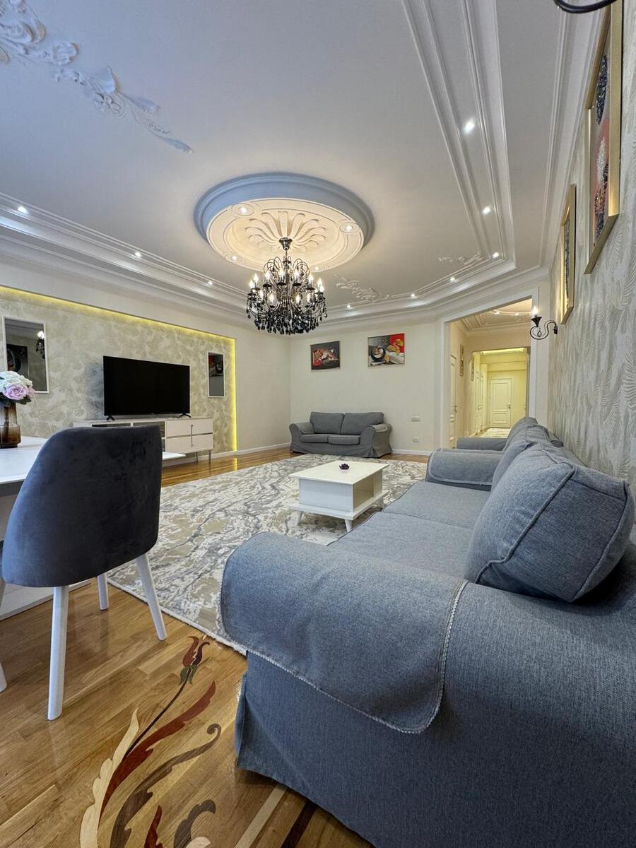 Satılır 4 otaqlı yeni tikili 220 m² — Mənzil, Bakı (3)