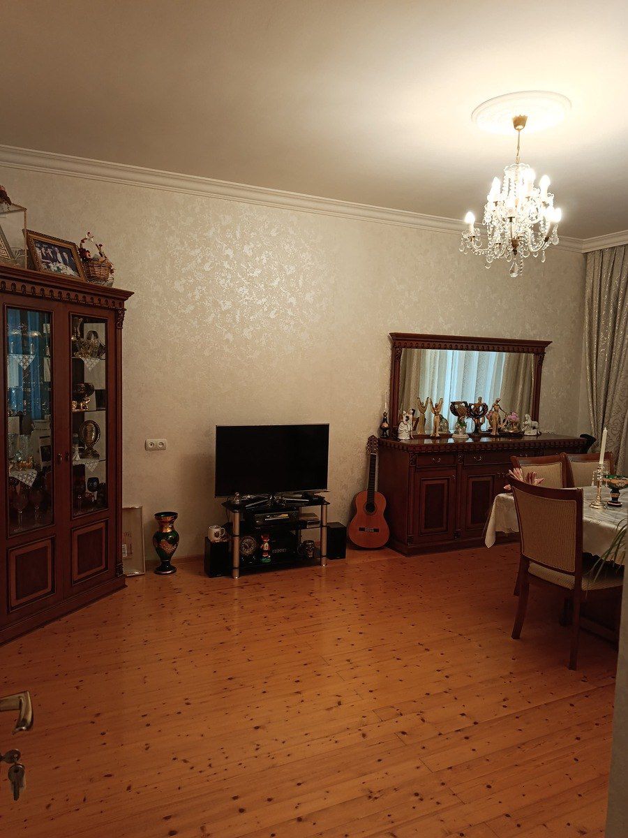 Satılır 7 otaqlı həyət evi/bağ evi 250 m² — Ev, villa, Bakı (3)