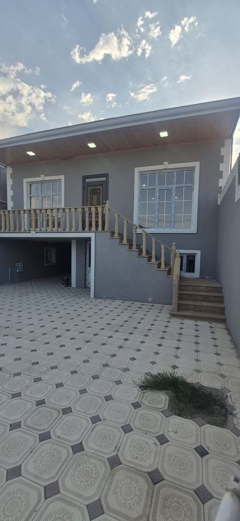Satılır 4 otaqlı həyət evi/bağ evi 130 m² — Bakı