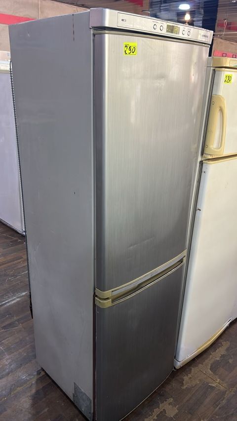 Samsung iki qapılı soyuducu (alt hissə dondurucu) - Rəng: gümüş (inox — Digah