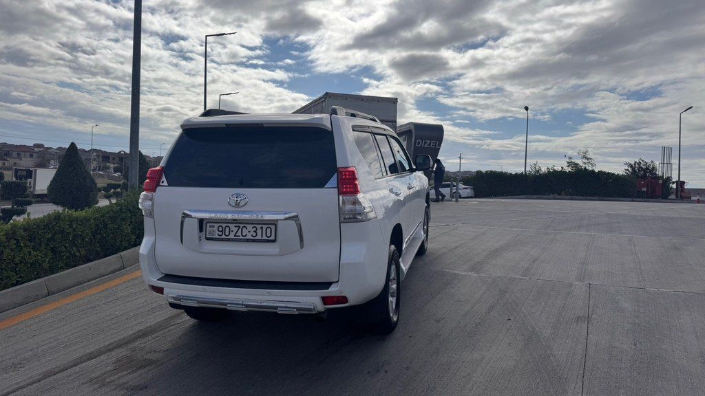 Toyota Land Cruiser Prado, 3.0 L, 2011 il, 339 000 km — Avtomobillər, Bakı (2)