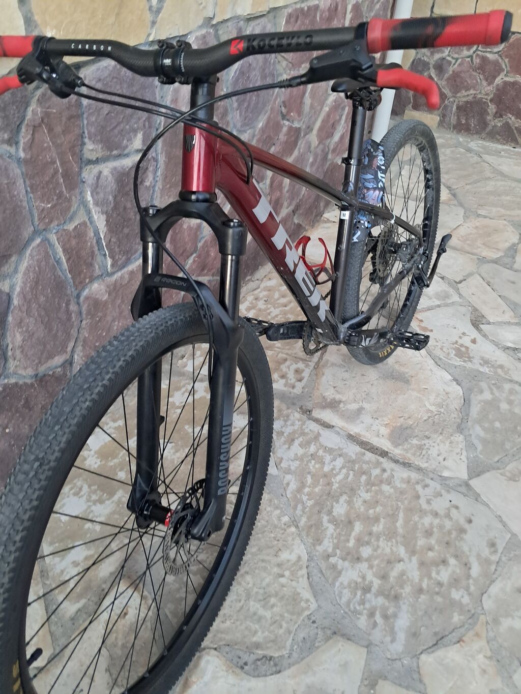 Trek hardtail dağ velosipedi Xüsusiyyətlər: - Yüngül alüminium — Dağ velosipedləri, Masazır